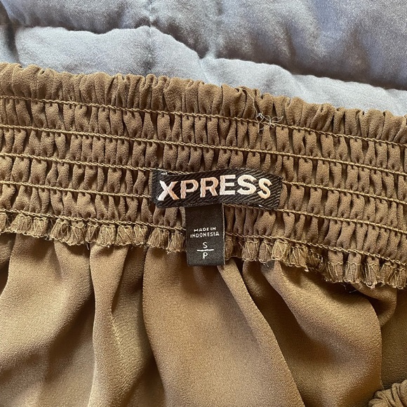 Express Off the Shoulder Cinched Top in Olive - Picture 6 of 7